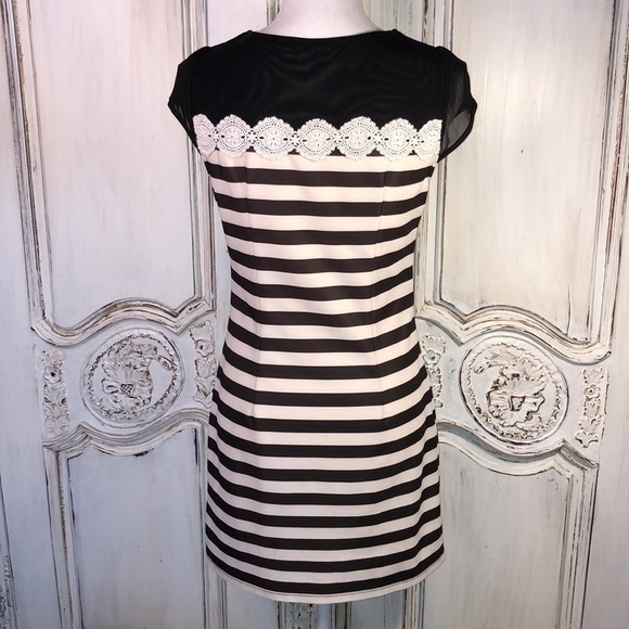 Umisky / Young Short Puff Sheer Sleeves with Lace Detailing Pointed Collar Dress - Picture 9 of 14